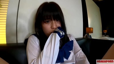 18岁小奶子的日本女孩用手指性交和性玩具喷水并达到高潮。业余视频中,穿着学校cosplay服装的亚洲女孩给人吹箫。Mao 7 OSAKAPORN.