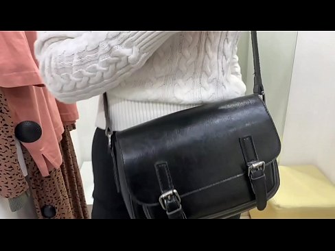 ❤️ 年轻婊子FeralBerry在试衣间用假阳具公开自慰 at zh-cn.shufflesex.ru❌❤