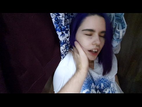 ❤️ 在衣柜里发现我的妹妹并帮助她射精 at zh-cn.shufflesex.ru❌❤